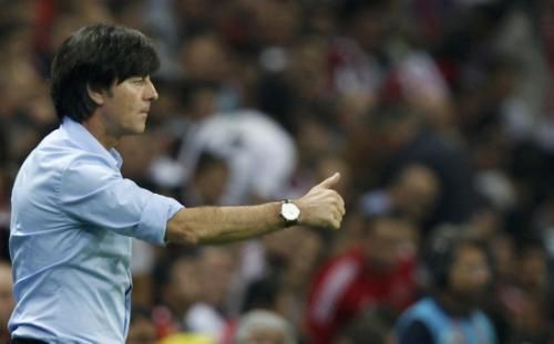 2011-10-07t201043z_01_stn129_rtridsp_3_soccer-euro_reuters