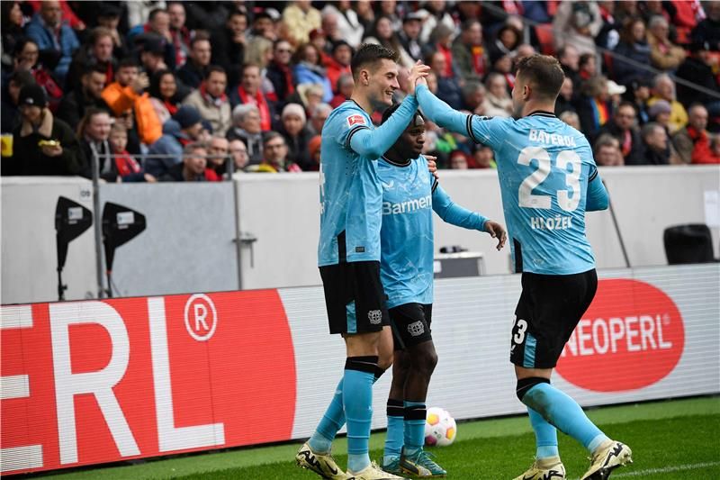 لاعبو باير ليفركوزن