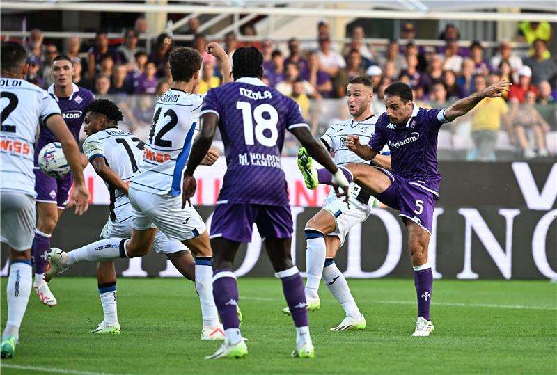 لقاء سابق بين الفريقين