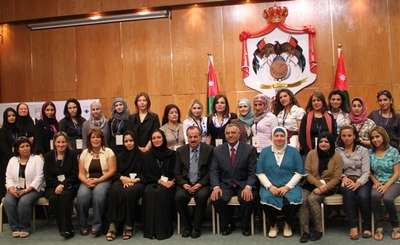 المصاروة يتوسط المشاركات في الملتقى