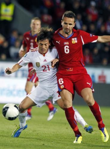 جانب من لقاء إسبانيا والتشيك في التصفيات المؤهلة ليورو 2012
