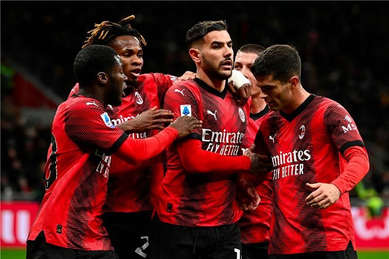 لاعبو ميلان