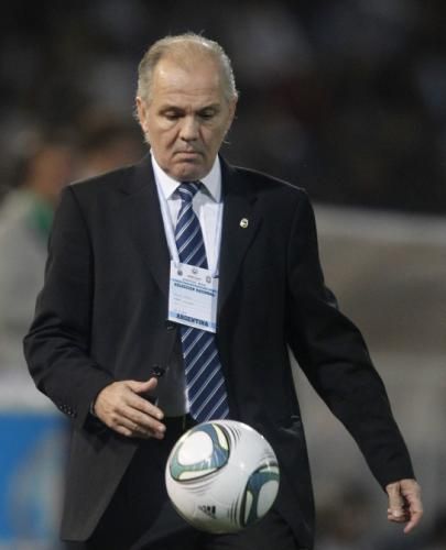 2011-09-15t013601z_01_cdb12_rtridsp_3_soccer-friendly_reuters