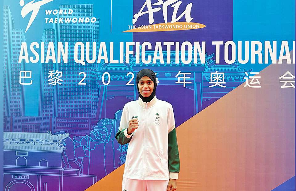 دنيا أبوطالب