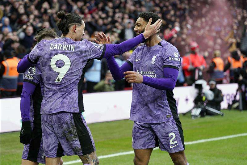 لاعبو ليفربول