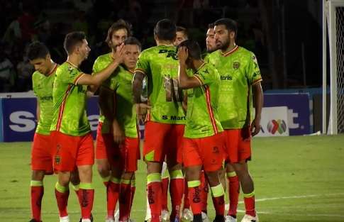 لاعبو خواريز