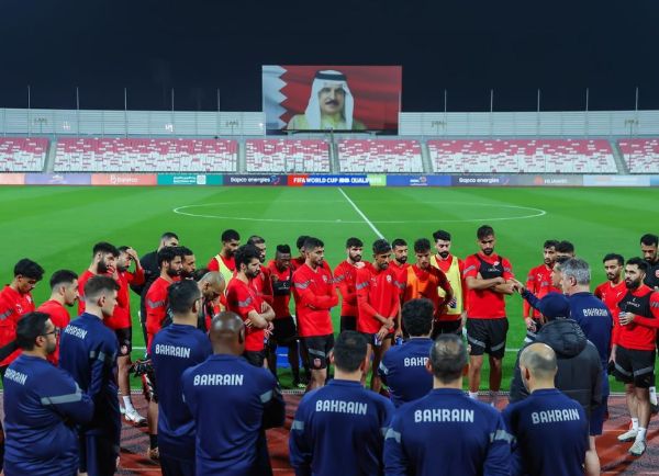 لاعبو منتخب البحرين