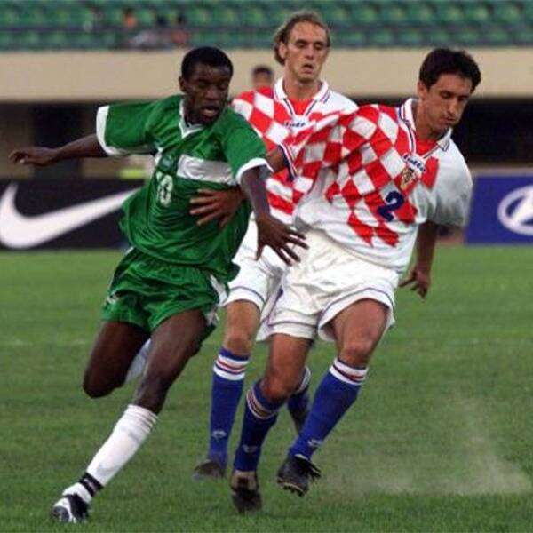 لقاء سابق بين المنتخبين