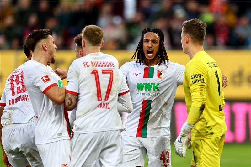 لاعبو أوجسبورج