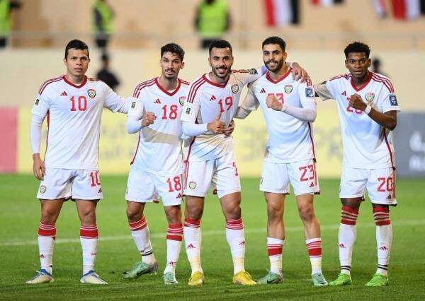 لاعبو منتخب الإمارات