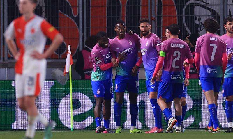 لاعبو ميلان