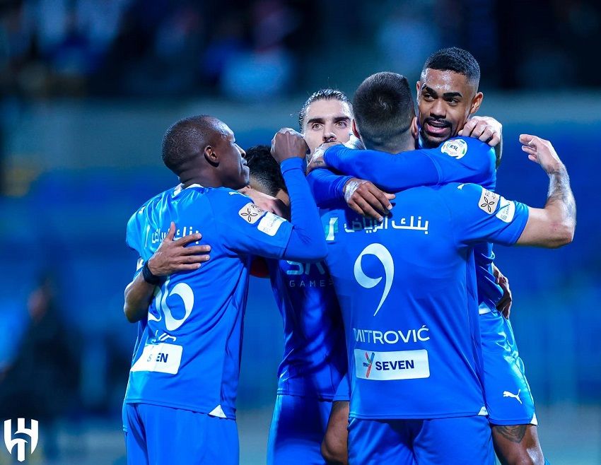 لاعبو الهلال