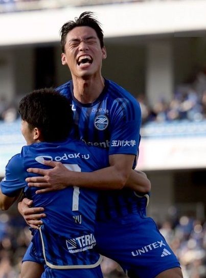 فرحة لاعبي ماتشيدا زيليفا