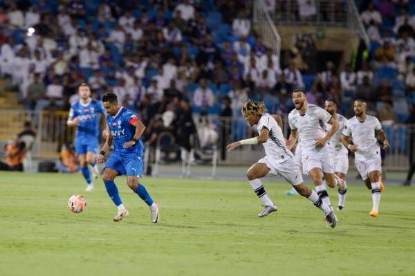 لقاء سابق بين الهلال والشباب
