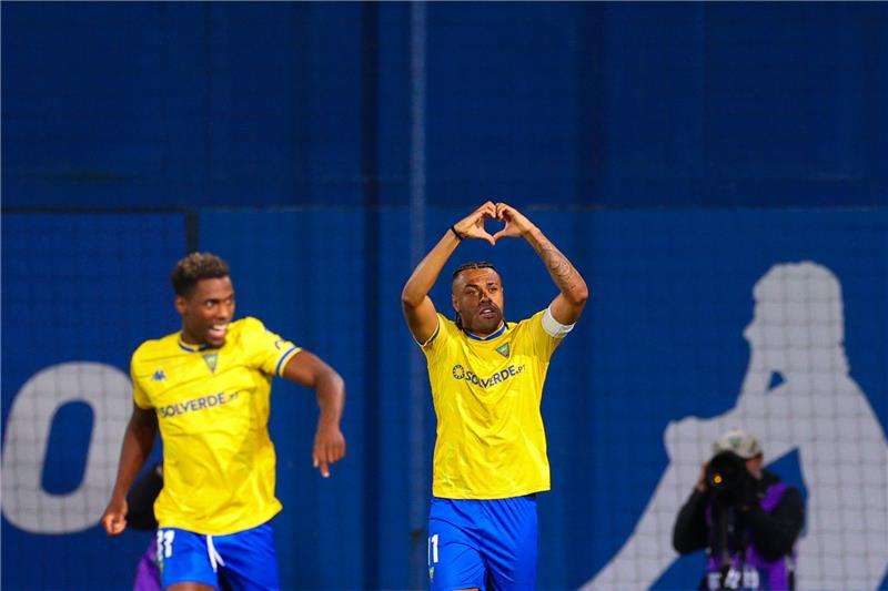 لاعبو إشتوريل برايا