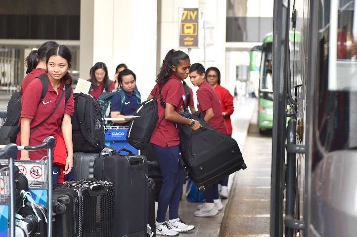 وصول لاعبات سنغافورة للدمام في السعودية