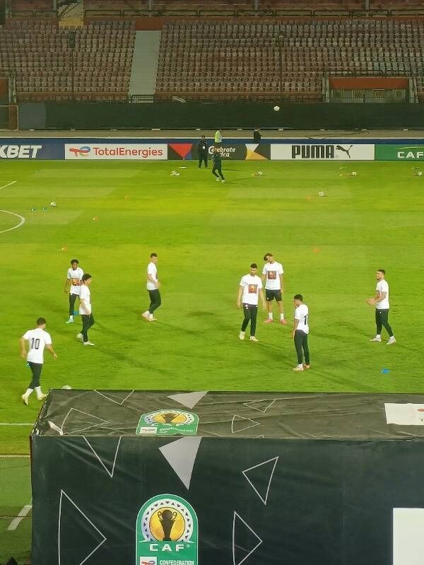 من إحماء اللاعبين