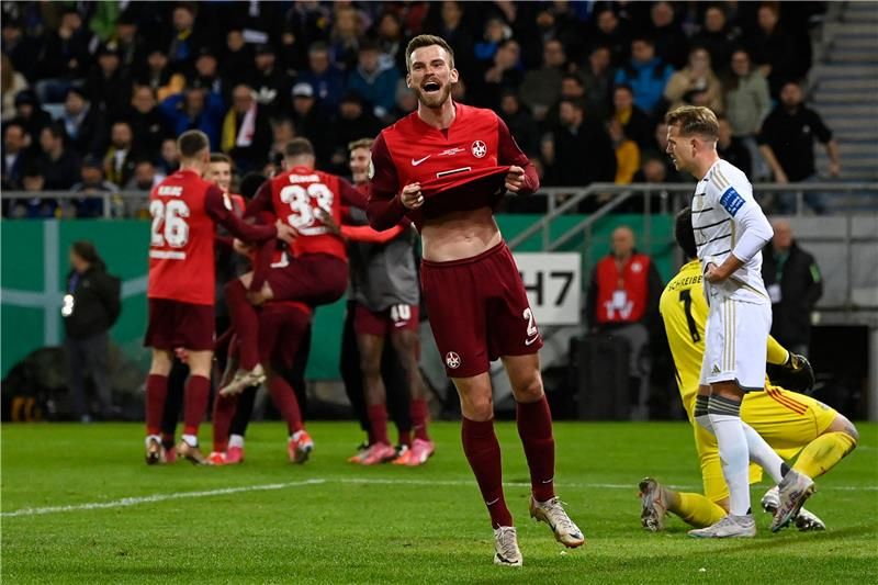 فرحة لاعبي كايزرسلاوترن