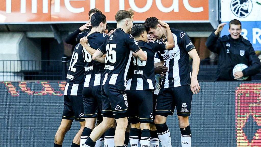 لاعبو هيراكليس ألميلو