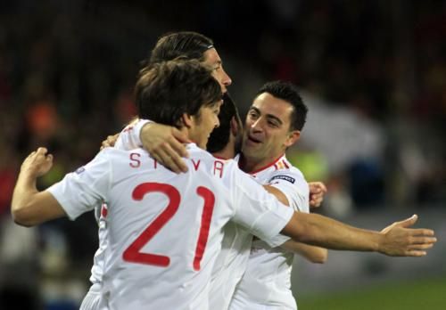 2011-10-07t193017z_01_nso03_rtridsp_3_soccer-euro_reuters