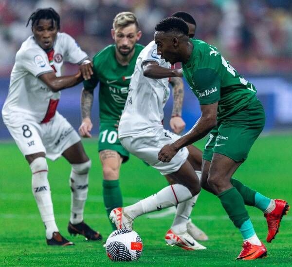 من الدوري الإماراتي