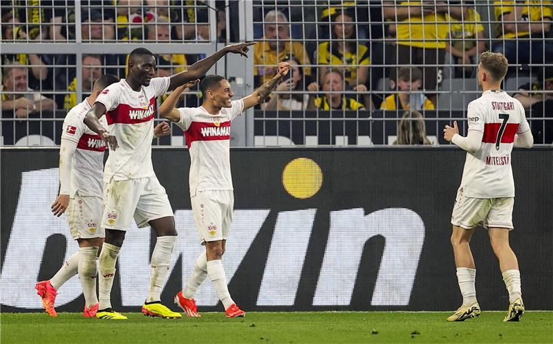 لاعبو شتوتجارت