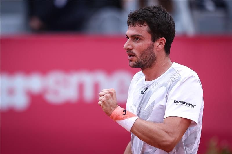 بيدرو مارتينيز