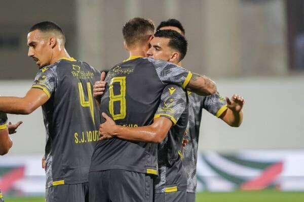 لاعبو الوصل