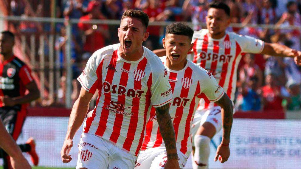 لاعبو أونيون سانتافي