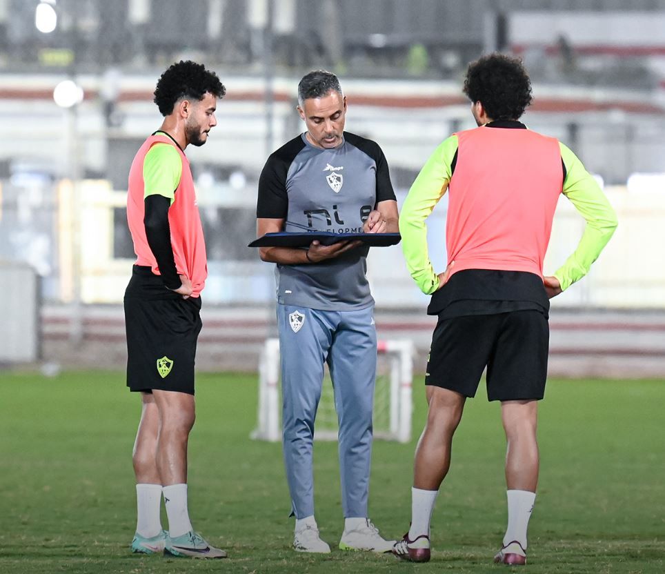 جوزيه جوميز مع لاعبي الزمالك