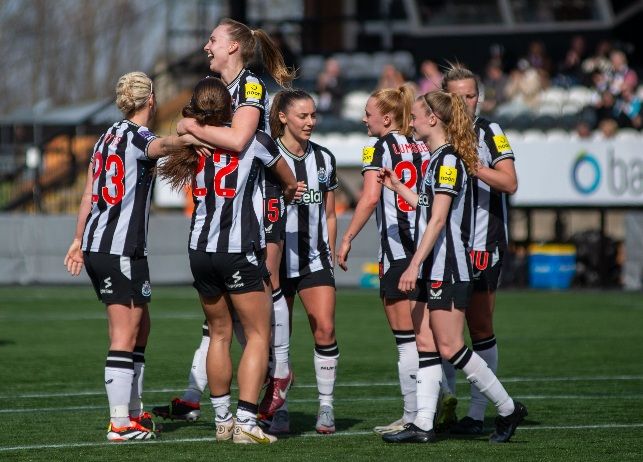 لاعبات نيوكاسل