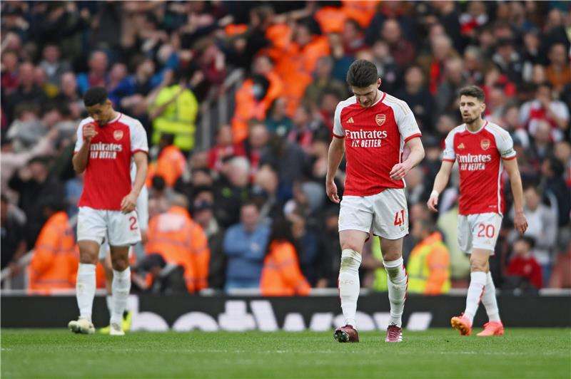 حزن لاعبي آرسنال