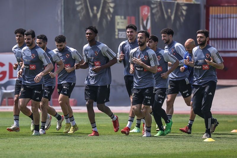 لاعبو الأهلي