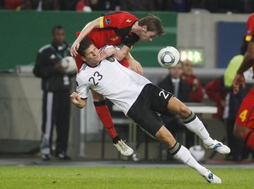 2011-10-11t173253z_01_ina06_rtridsp_3_soccer-euro_reuters