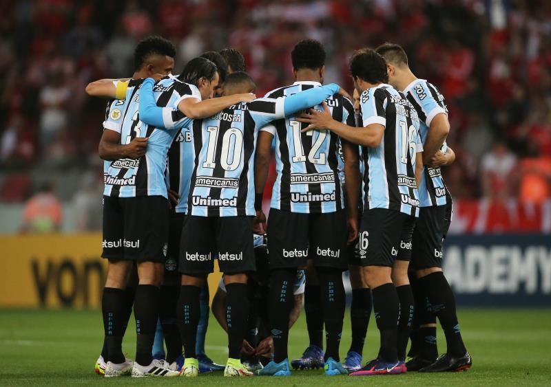 لاعبو جريميو