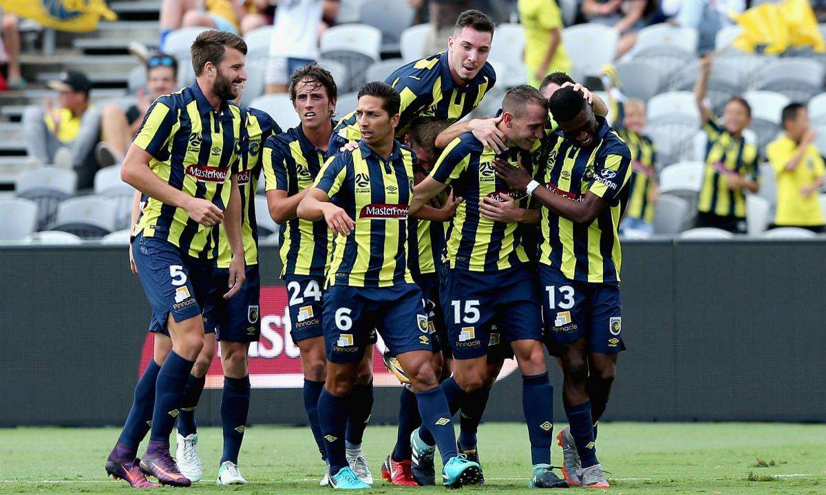 لاعبو سنترال كوست مارينرز