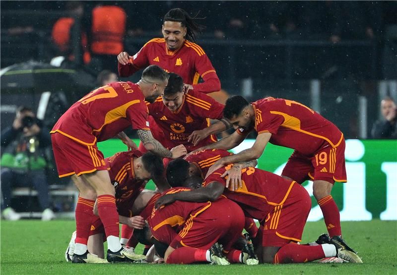 فرحة لاعبي روما