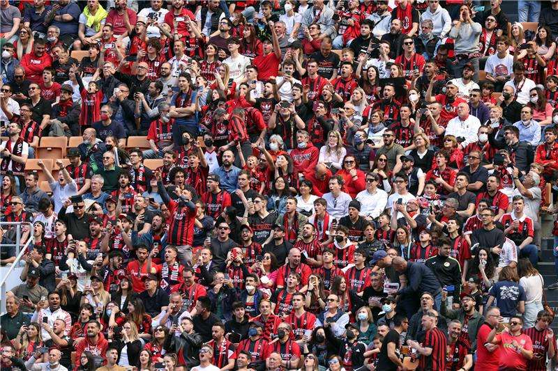 جماهير ميلان