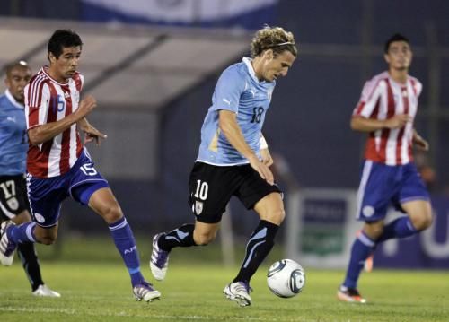 2011-10-11t234143z_01_ast27_rtridsp_3_soccer-world-southamerica_reuters