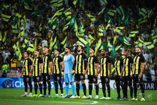 لاعبو الاتحاد
