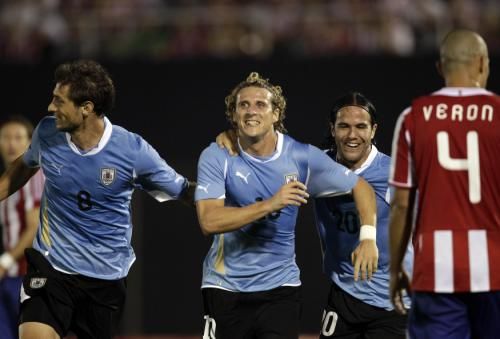 2011-10-12t010250z_01_ast45_rtridsp_3_soccer-world_reuters