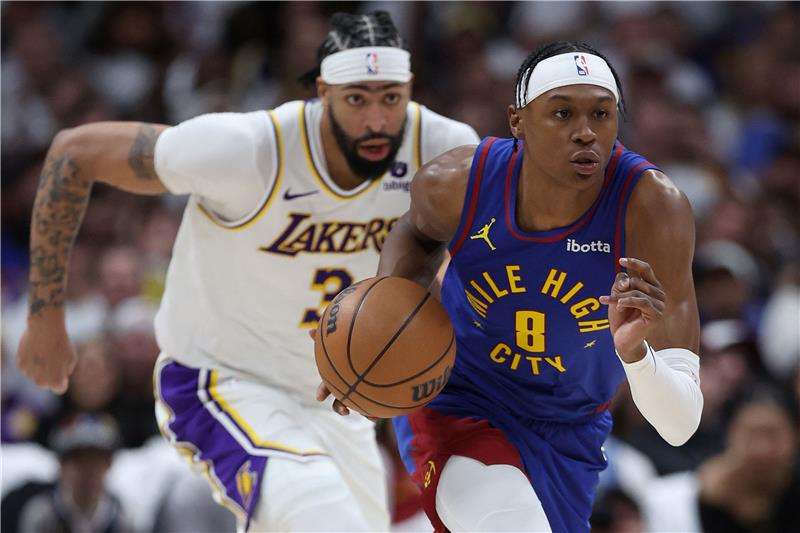 من مباراة دنفر نجتس ولوس أنجليس ليكرز