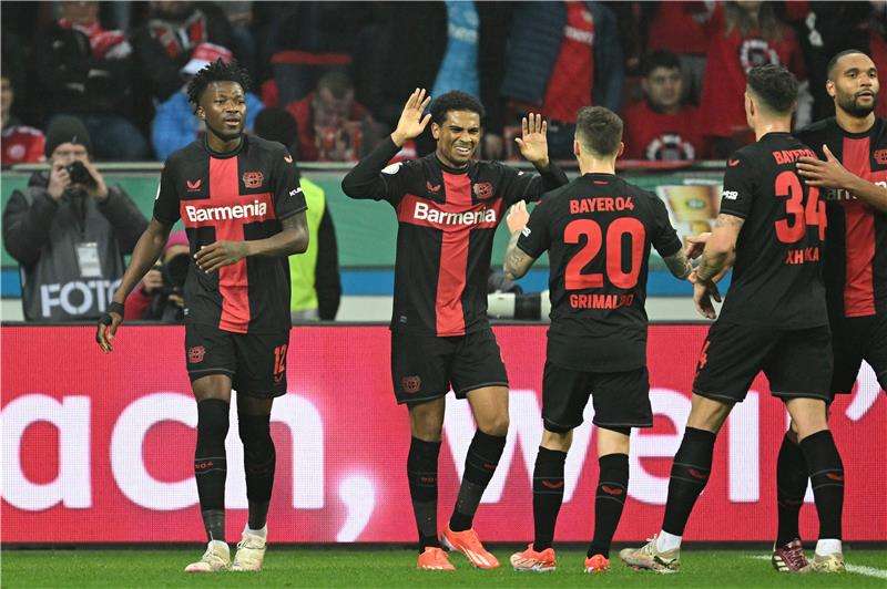 لاعبو باير ليفركوزن