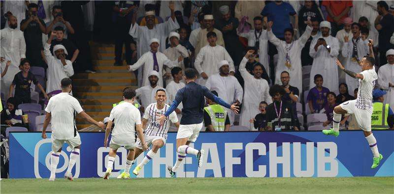 لاعبو العين