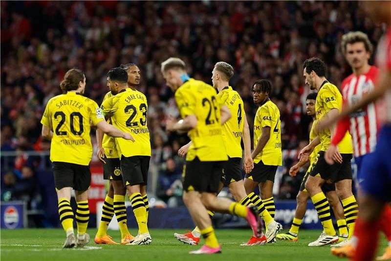 لاعبو دورتموند