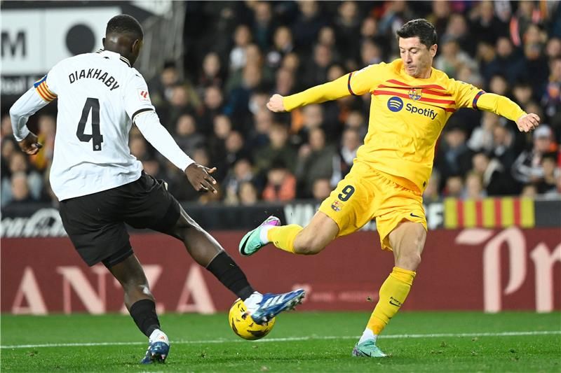 لقاء سابق بين الفريقين