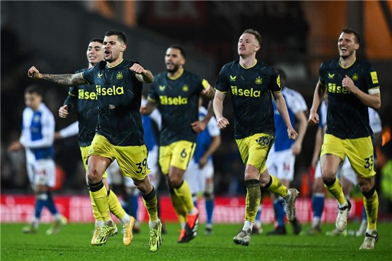 لاعبو نيوكاسل