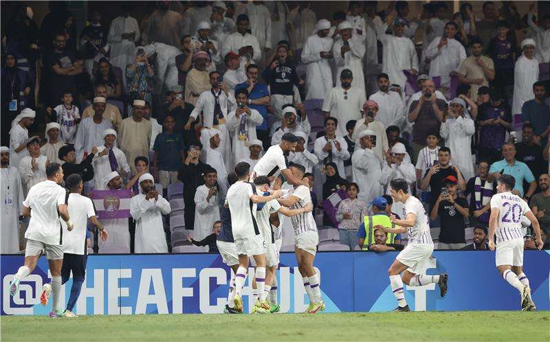 لاعبو العين