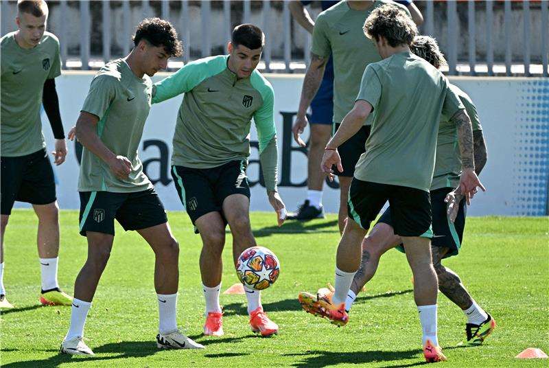 لاعبو أتلتيكو مدريد