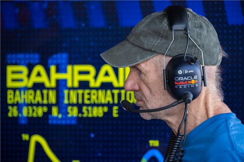 أدريان نيوي